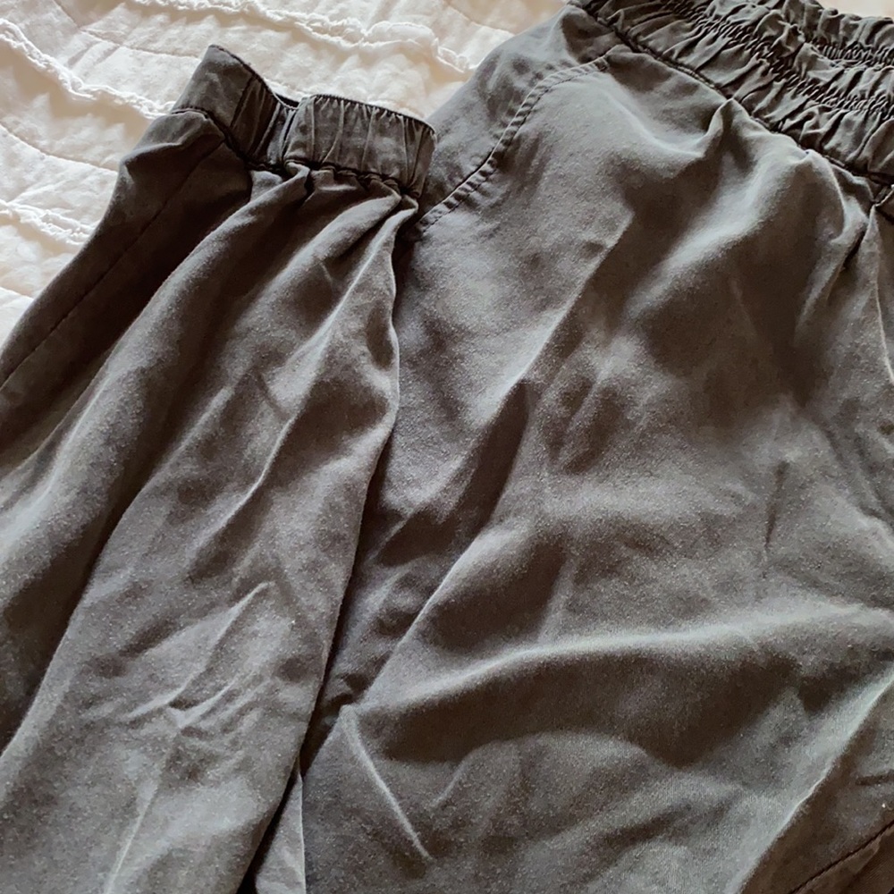Gray pants - Picture 2 of 4